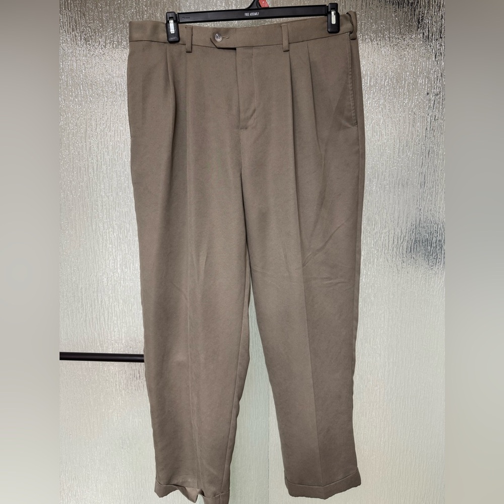 croft & barrow Taupe Pleated Chinos